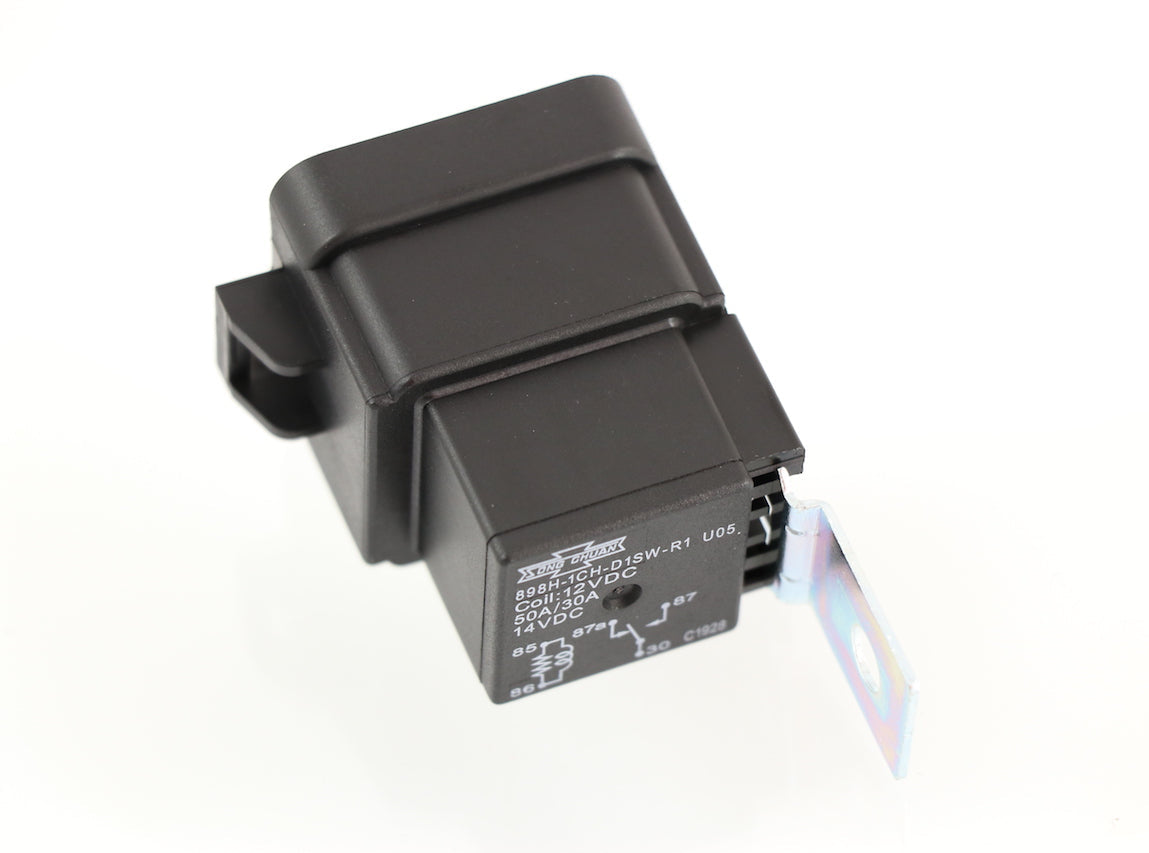 Advance Truck Parts USA 19118886 multi-purpose relay showing a clean studio view of the terminal blade socket cavity on a plain white background
