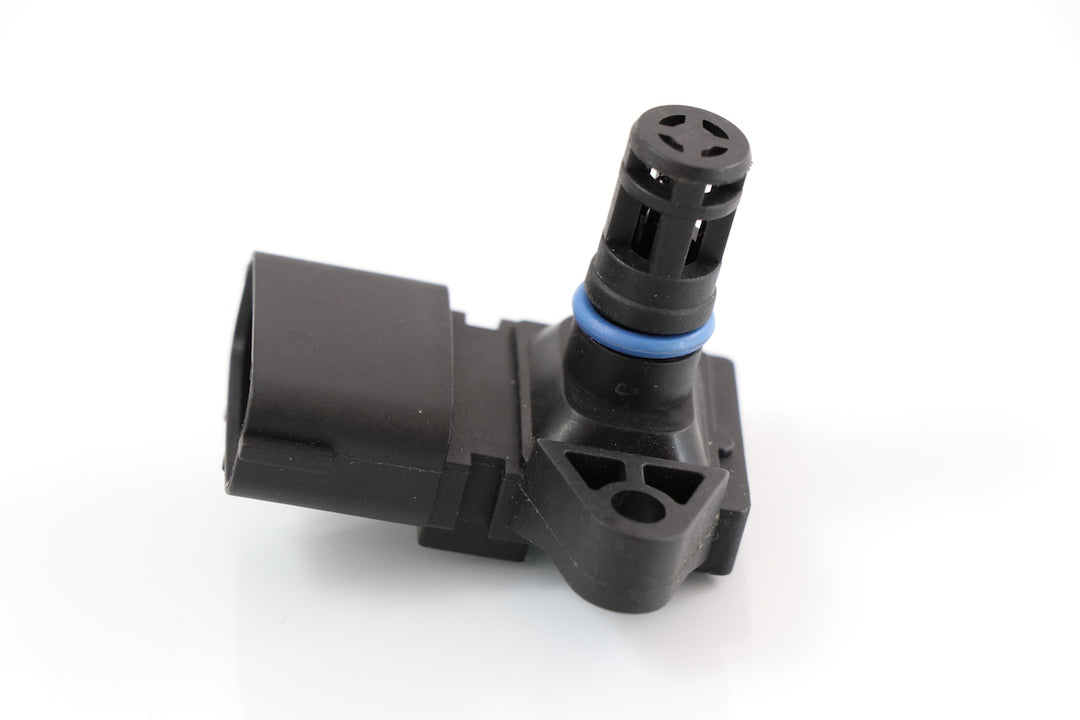 Advance Truck Parts USA 2897334 air pressure and temperature sensor for Cummins engines featuring a slotted probe tip and blue O-ring 