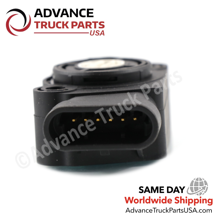 Electrical terminal connector view of the Advance Truck Parts USA 134734 throttle control sensor