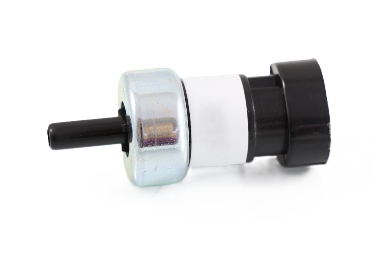Advance Truck Parts USA parking brake low air pressure switch, part FSC1749-9128 and 1749-9172