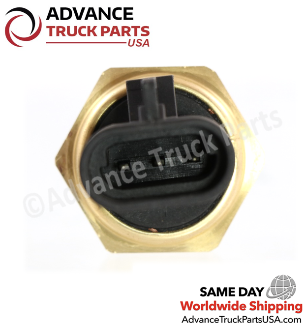 Frontal view of the 3-pin electrical connector port on the Advance Truck Parts USA sensor