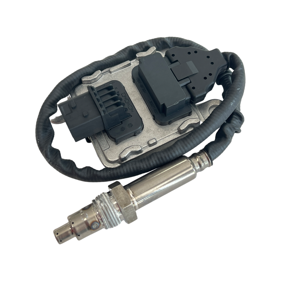 Advance Truck Parts USA DDE RA0101532228 nitrogen oxide sensor featuring a heavy-duty control module, wiring harness, and threaded inlet probe on a plain background
