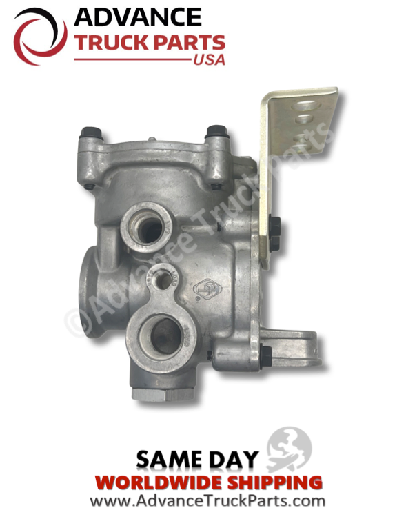 Advance Truck Parts USA 5040-111-01C lift axle control valve side port configuration view