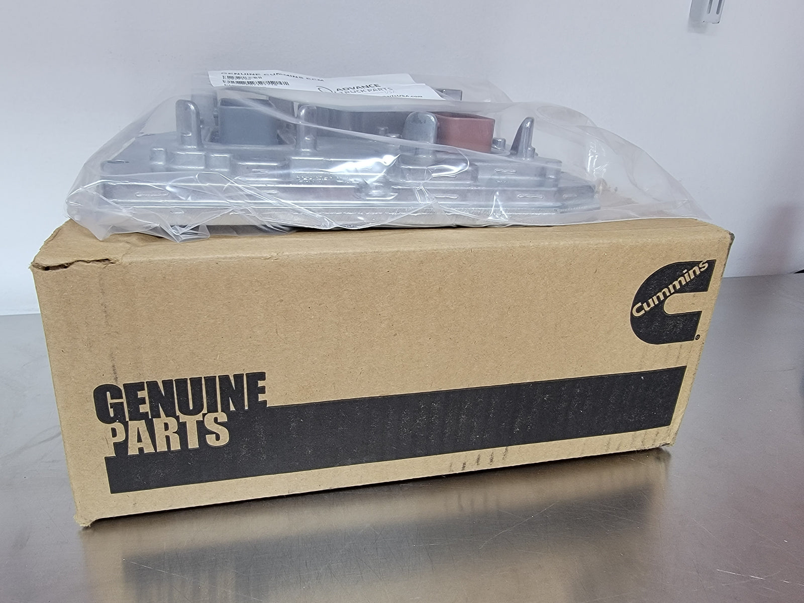 New genuine Cummins electronic control module in box, part 5290170
